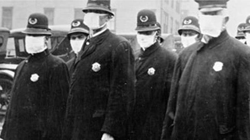 1918年西雅图的警察戴着面具